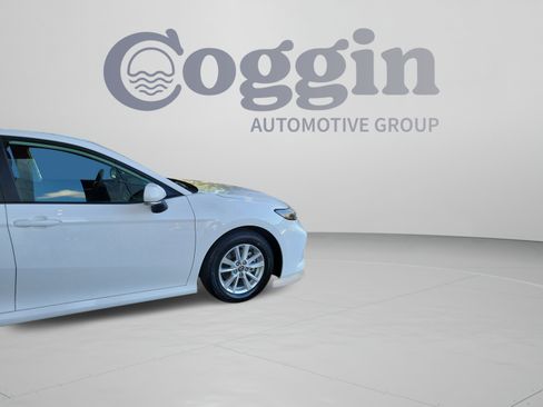 Used 2025 Toyota Camry LE FWD image 35