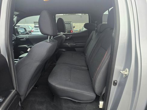 Used 2019 Toyota Tacoma TRD Sport image 14