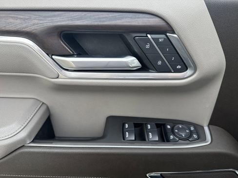 Used 2025 GMC Sierra 1500 SLT image 9