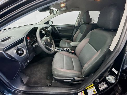 Used 2018 Toyota Corolla LE FWD image 13