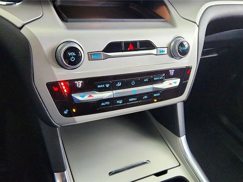 Used 2021 Ford Explorer XLT w/ Equipment Group 202A image 43