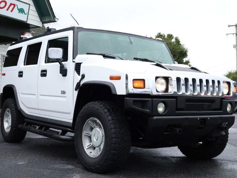 Used 2003 HUMMER H2 w/ Preferred Equipment Group image 29