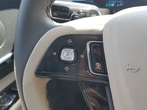 Certified 2023 Lincoln Corsair AWD w/ Equipment Group 101A image 12