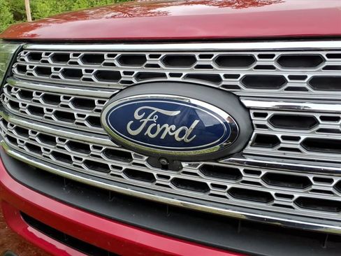 Used 2022 Ford Explorer Limited w/ Equipment Group 301A AWD/4WD image 5
