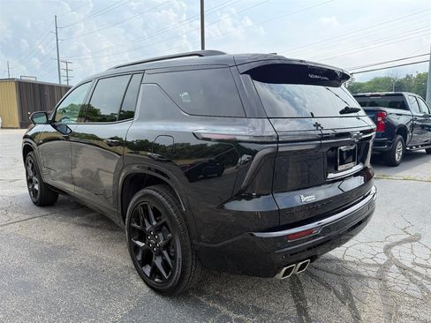 Used 2024 Chevrolet Traverse RS w/ LPO, Floor Liner Package image 9