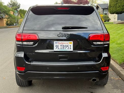 Used 2019 Jeep Grand Cherokee Altitude AWD/4WD image 5