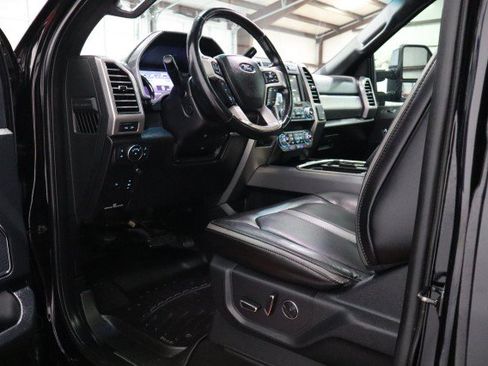 Used 2019 Ford F250 Platinum w/ Platinum Ultimate Package AWD/4WD image 40