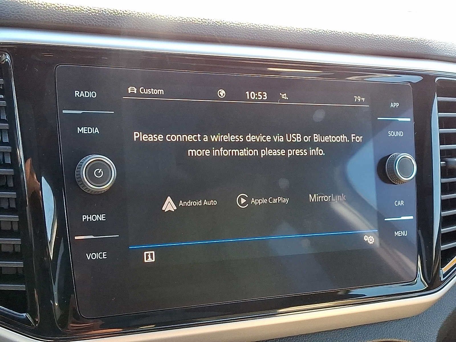Used 2022 Volkswagen Atlas Cross Sport SE AWD/4WD image 26