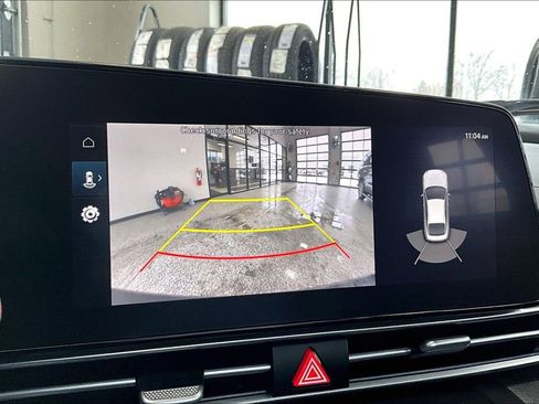 Used 2023 Hyundai Elantra Limited image 22