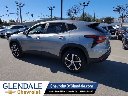 Certified 2024 Chevrolet Trax RS w/ Driver Confidence Package image 6