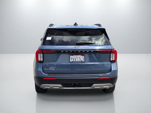 Used 2025 Ford Explorer Active w/ Active Comfort Package RWD image 5