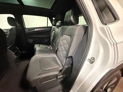 Used 2024 Volkswagen Atlas Cross Sport SE w/ Panoramic Sunroof Package AWD/4WD image 8
