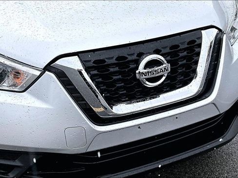 Used 2019 Nissan Kicks SV image 29
