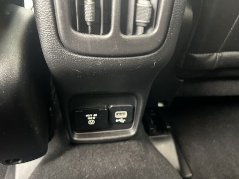 Used 2018 Jeep Compass Limited w/ Navigation Group AWD/4WD image 31