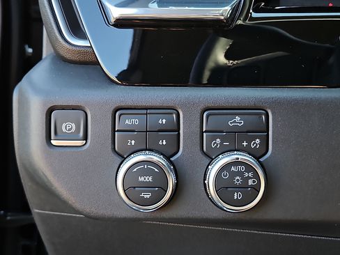 Certified 2023 GMC Sierra 1500 Elevation w/ LPO, Elevation Black Package AWD/4WD image 24