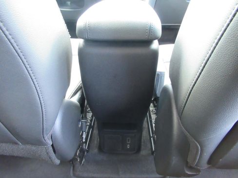Used 2023 Buick Encore GX Essence w/ Experience Buick Package FWD image 34