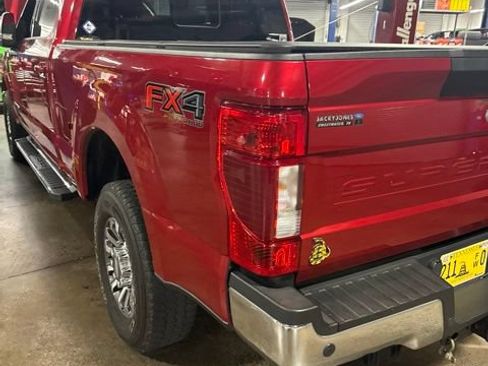 Used 2022 Ford F250 Lariat w/ Lariat Value Package AWD/4WD image 17