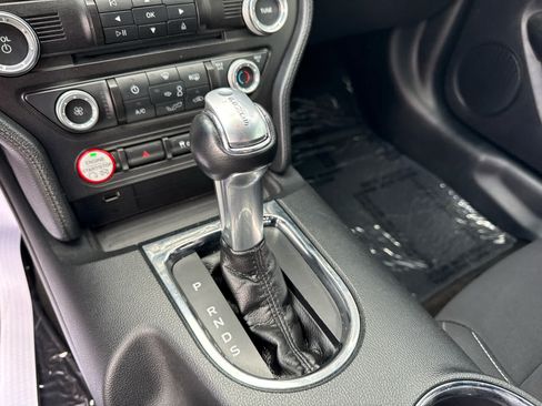 Used 2016 Ford Mustang Coupe RWD image 20