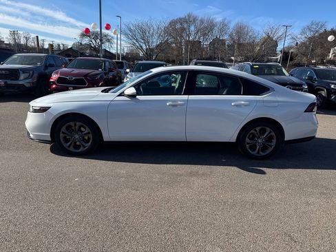 Used 2023 Honda Accord EX image 4