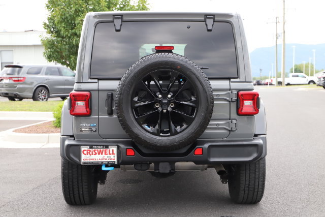 Used 2022 Jeep Wrangler Unlimited Sahara AWD/4WD image 3