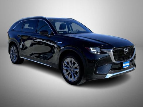 Certified 2025 MAZDA CX-90 3.3 Turbo w/ Premium Plus Pkg image 3