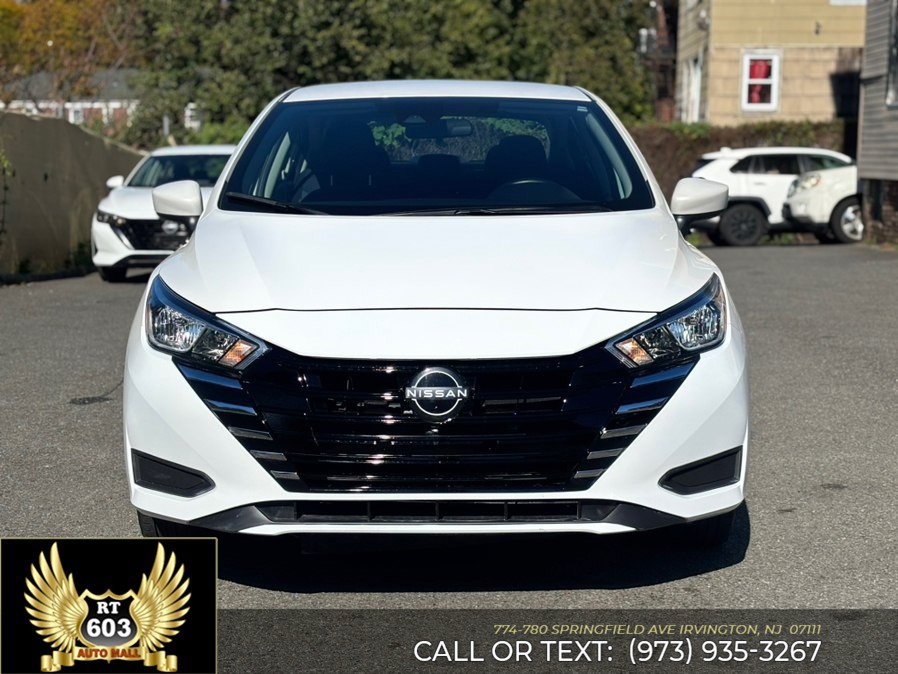 Used 2024 Nissan Versa SV FWD image 2