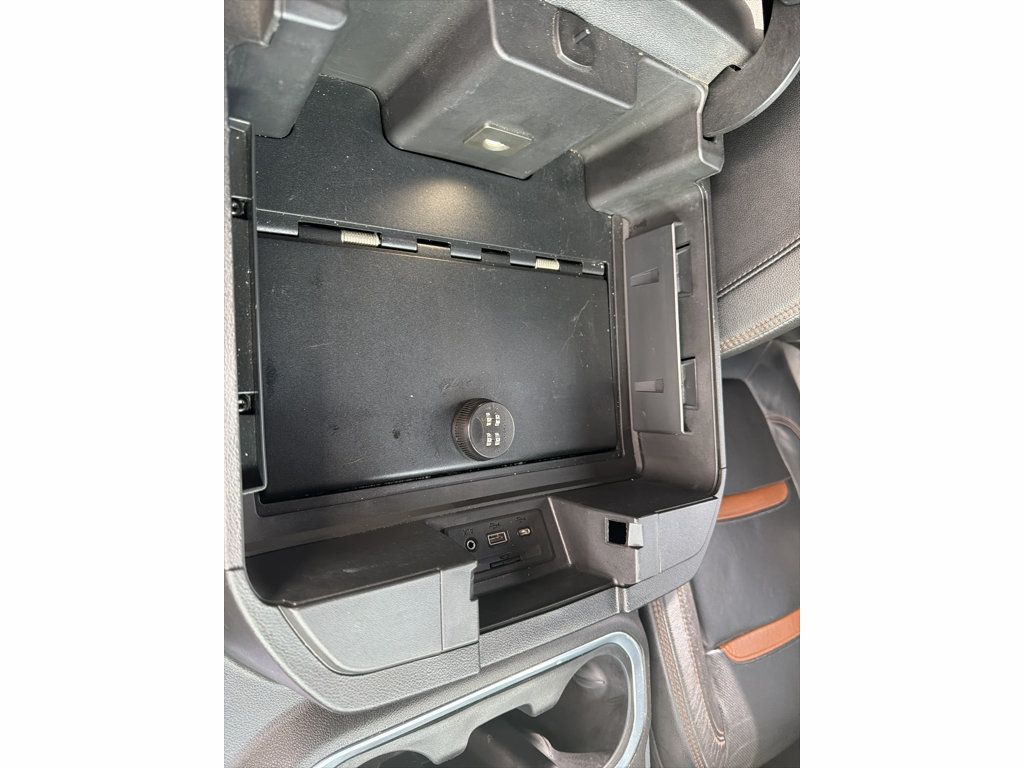 Used 2021 GMC Sierra 1500 AT4 w/ AT4 Value Package AWD/4WD image 17
