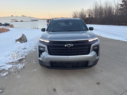 New 2025 Chevrolet Traverse LT w/ Midnight/Sport Edition image 12