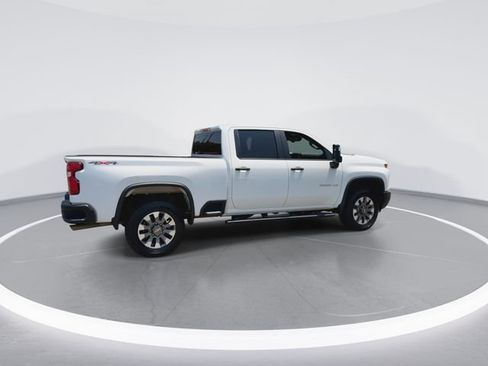 Used 2024 Chevrolet Silverado 2500 Custom w/ Custom Value Package AWD/4WD image 9