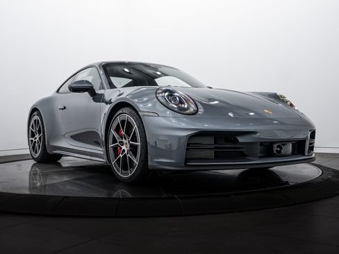 New 2026 Porsche 911 Carrera 4S image 9