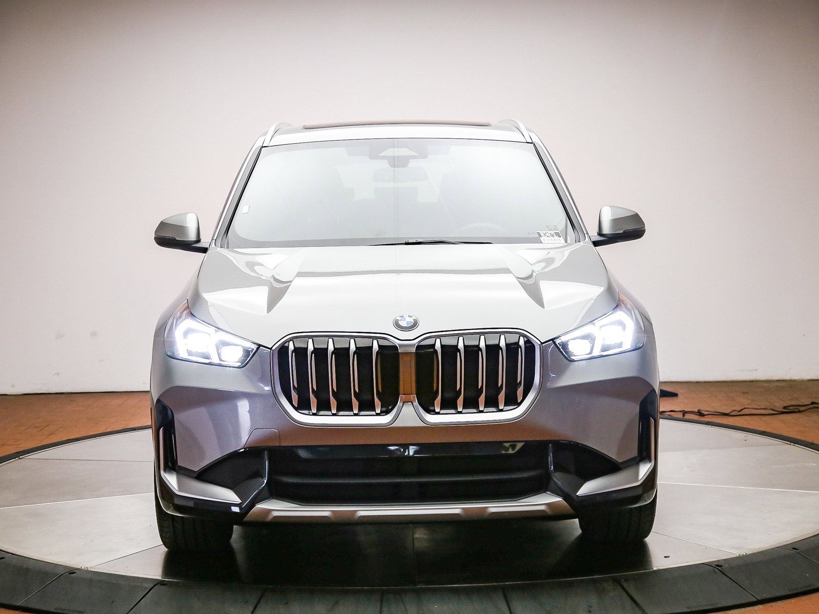 Used 2026 BMW X1 xDrive28i w/ Convenience Package AWD/4WD image 2