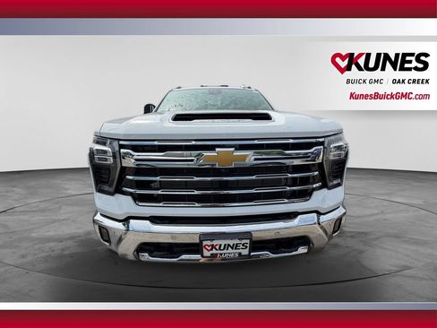 Used 2024 Chevrolet Silverado 2500 LTZ w/ LTZ Plus Package AWD/4WD image 3