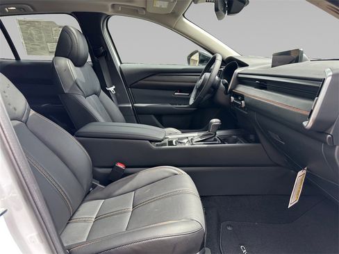 New 2025 MAZDA CX-50 AWD 2.5 Hybrid w/ Premium Pkg image 19