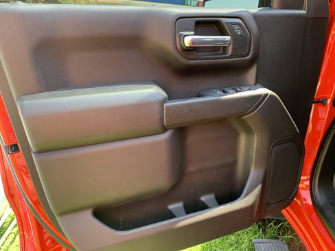 Used 2023 Chevrolet Silverado 1500 Custom AWD/4WD image 9