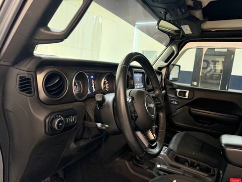 Used 2018 Jeep Wrangler Sport AWD/4WD image 15