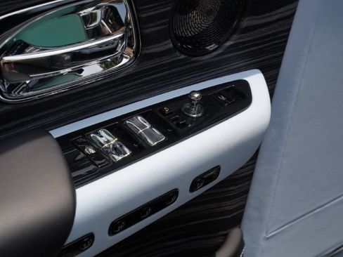 Certified 2024 Rolls-Royce Phantom Sedan w/ The Phantom Package RWD image 21