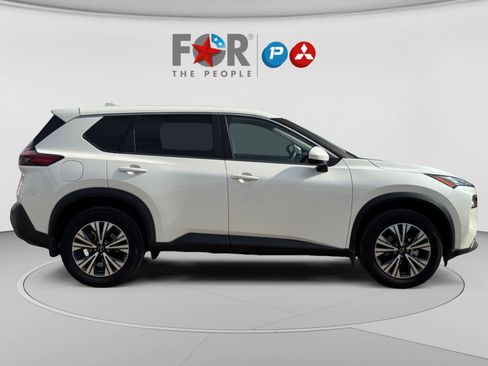 Used 2023 Nissan Rogue SV FWD image 6