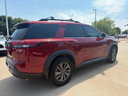Used 2022 Nissan Pathfinder SV w/ SV Black Package FWD image 12