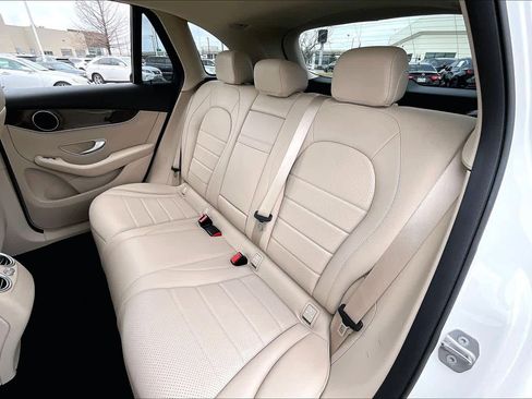 Used 2021 Mercedes-Benz GLC 300 w/ Premium Package image 18