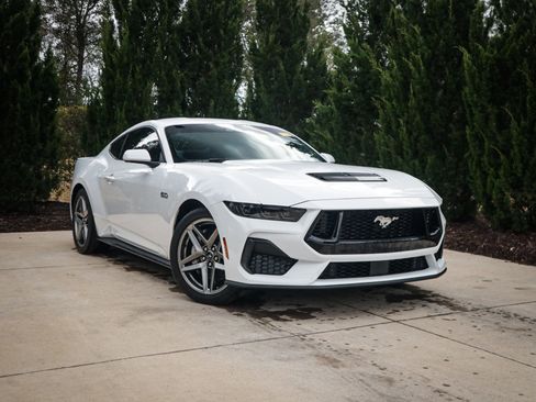 Used 2025 Ford Mustang GT image 2