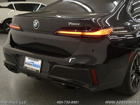 Used 2023 BMW 760i xDrive w/ Luxury Rear Seating Package AWD/4WD image 43