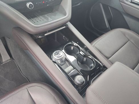 Used 2025 Ford Explorer Platinum image 26