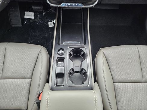 New 2026 Lincoln Corsair Premiere image 18