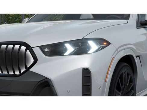 New 2027 BMW X6 xDrive40i w/ Climate Comfort Package AWD/4WD image 6