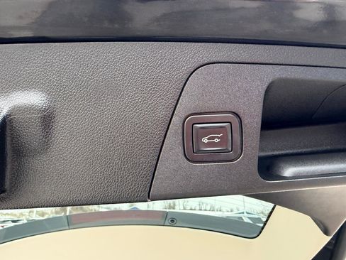 Used 2019 Buick Envision Essence image 12