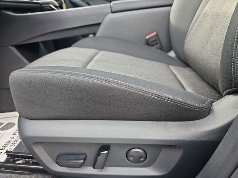 New 2026 Nissan Rogue SV FWD image 32