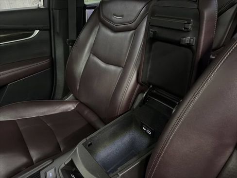Used 2023 Cadillac XT6 Premium Luxury FWD image 39