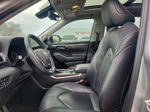 Used 2021 Toyota Highlander Platinum image 21