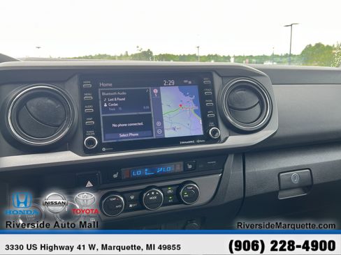 Used 2021 Toyota Tacoma TRD Off-Road AWD/4WD image 17