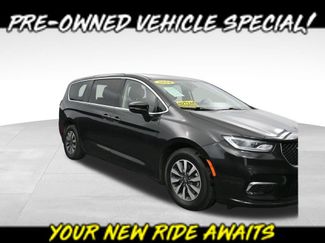 Used 2024 Chrysler Pacifica Limited FWD video 1